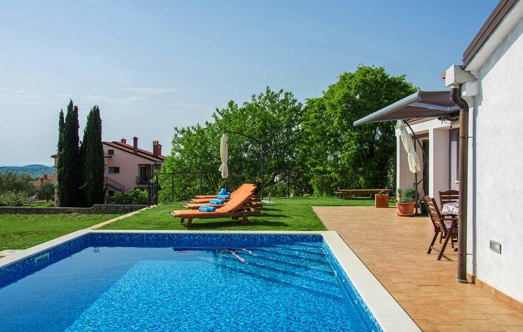 Villa für 8 Personen, mit Pool und Garten sowie Balkon in Istrien - 4