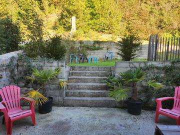 Gîte pour 6 personnes, avec jardin et terrasse à Doucier