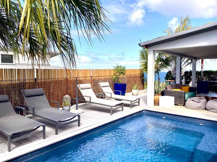 Chambre d’hôte pour 2 personnes, avec jardin ainsi que jacuzzi et piscine aux Avirons