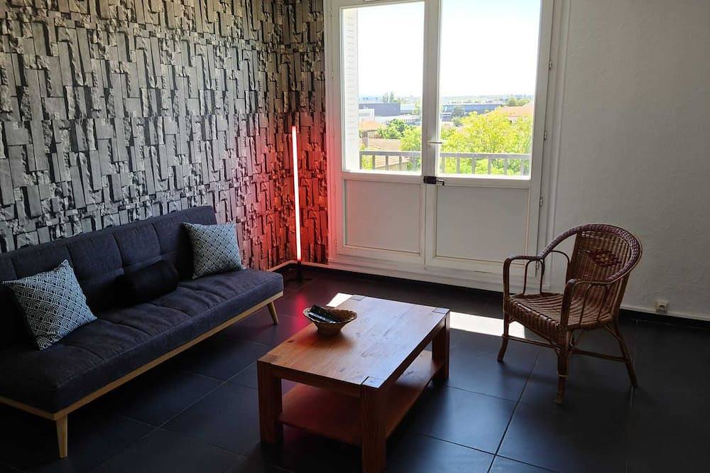 Entire apartment, Valencia apartment near major schools in Valence, Valence region