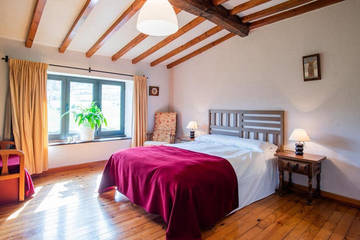 Casa rural para 5 personas, con vistas y terraza en Parres - 2