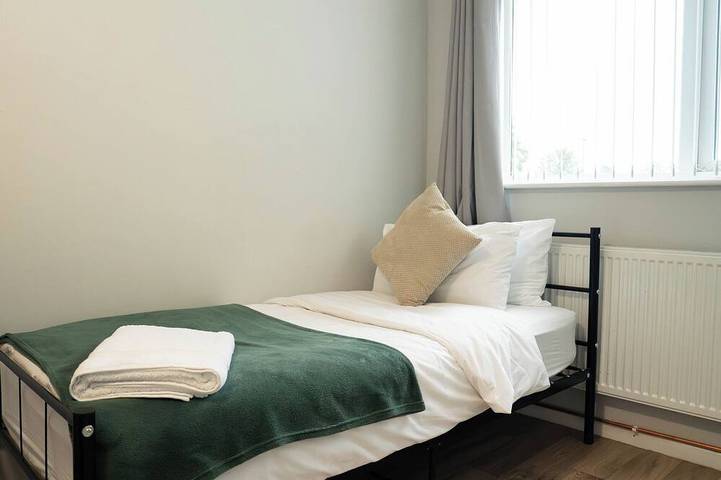 Ganze Wohnung, Reardon near warwick hospital, free parking, fast wifi, sleeps 5 in Warwick, Warwickshire