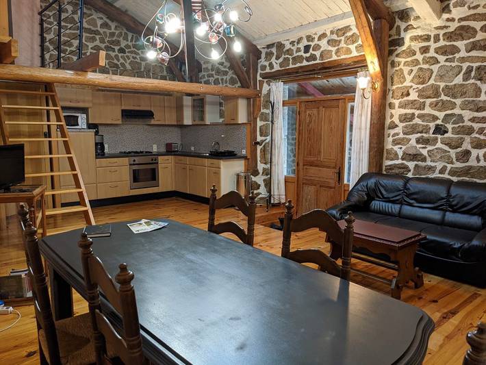 Gîte pour 5 personnes, avec jardin et terrasse, animaux acceptés en Haute-Loire - 2