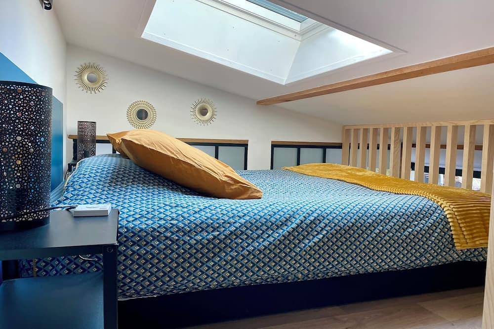Entire apartment, 50m2 loft with private Jacuzzi and terrace in Sévrier, Parc naturel régional du Massif des Bauges
