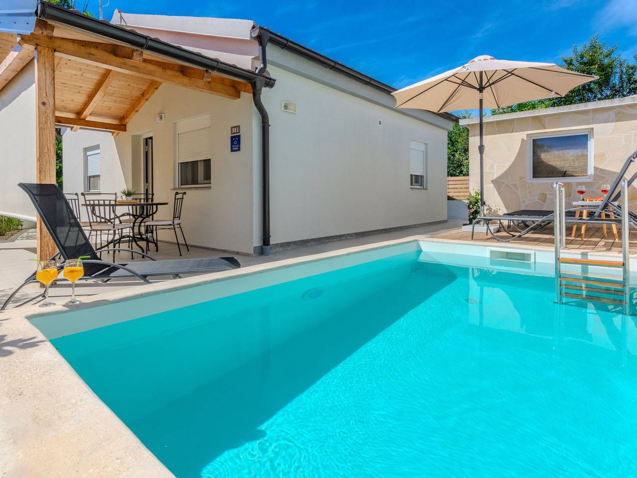 Casa vacanza a Zara a partire da 372€ a notte