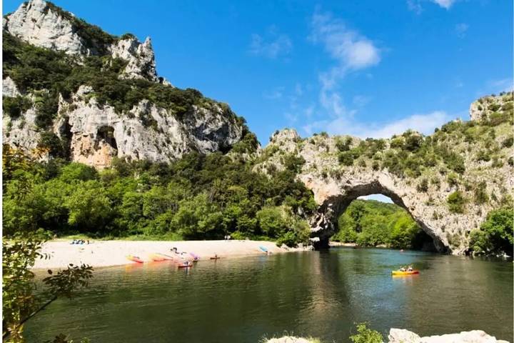 Camping für 4 Personen, mit Terrasse und Pool, mit Haustier in Rhone-Alpes - 4