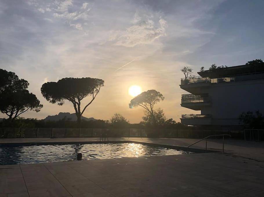 Appartement entier, Two-Bedroom Apartment in Puget-sur-Argens, Côte méditerranéenne (France)
