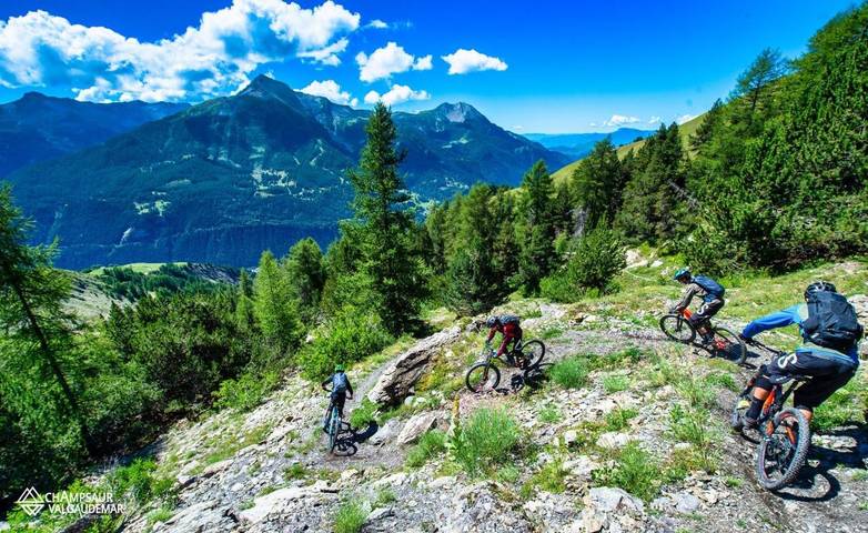 Hôtel pour 2 personnes, avec jardin et sauna ainsi que jacuzzi et piscine dans Office De Tourisme D Ancelle - 4