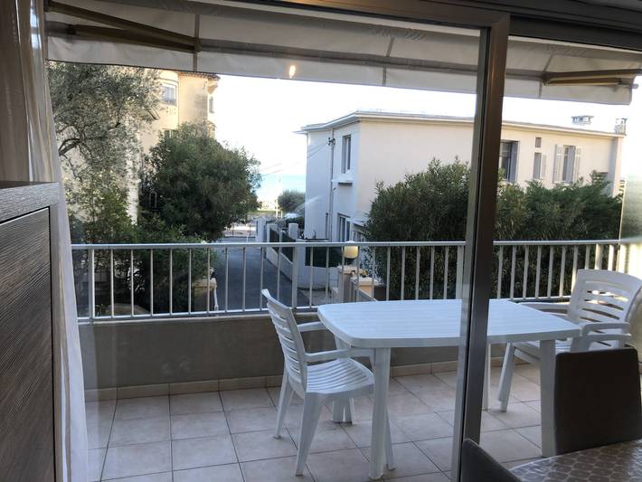 Gîte pour 2 personnes, avec balcon dans Plage Veillat Saint Raphael - 4