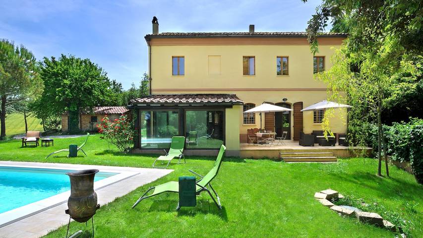 Ferienhaus für 8 Personen, mit Garten in Montemaggiore al Metauro