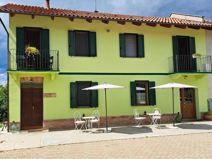 B&b per 2 persone, con Balcone e Terrazza nonché Giardino e Panorama ad Asti (Comune)