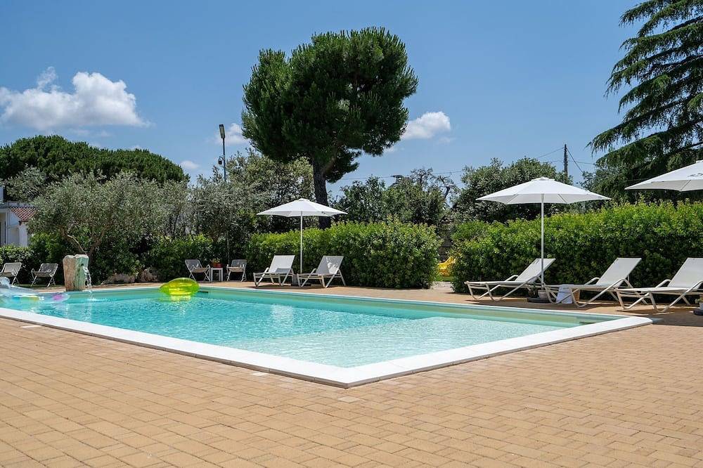Amazing Villa with Private Pool in Monopoli in San Bartolomeo (Bari), Monopoli