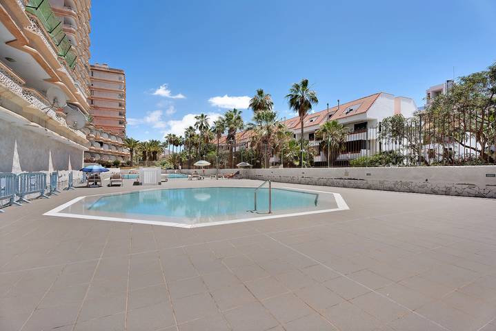 Ferienwohnung für 2 Personen, mit Kinderpool und Garten in Playa de las Américas