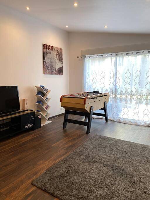 Appartement entier, Logement moderne, dans mon jardin, près de Paris et stade de France avec place de stationnement in Sannois, Val-d'Oise