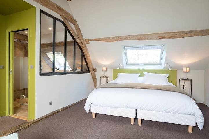 Location de vacances pour 4 personnes, avec piscine ainsi que jardin et terrasse à Levernois - 3