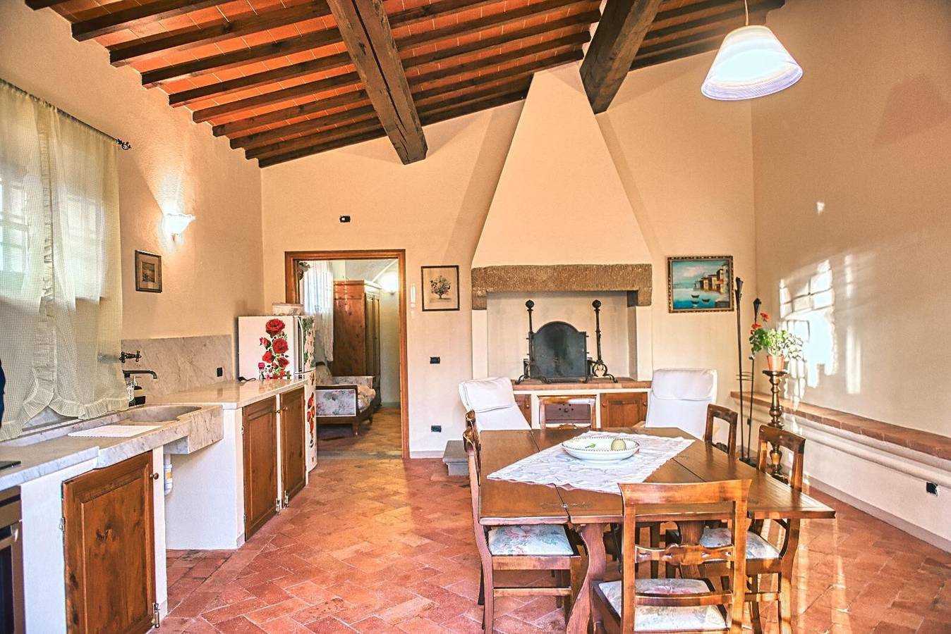 Entire apartment, Apartment 'Holiday Home In Tuscany' with Mountain View, Private Terrace and Wi-Fi in Castelfiorentino, Florence Province