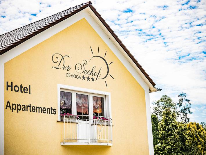 Hotel, mit Balkon und Whirlpool sowie Garten und Sauna