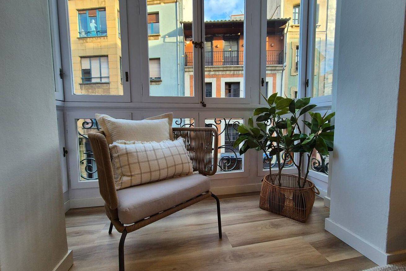 Ganze Wohnung, Charming Apartment with Wi-Fi, Kitchen & Washer/Dryer in Oviedo, Cordillera Cantábrica