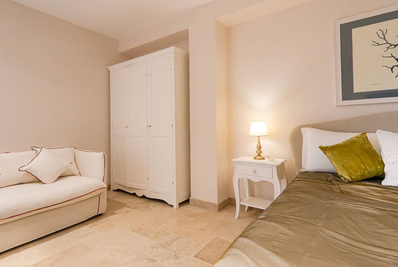 Marina Homes Elegant designroom2 Ortigiapartments in Syracuse, Province de Syracuse