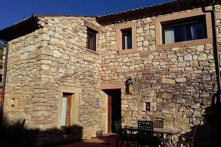 Gîte pour 4 personnes, avec terrasse et jardin, animaux acceptés - 1