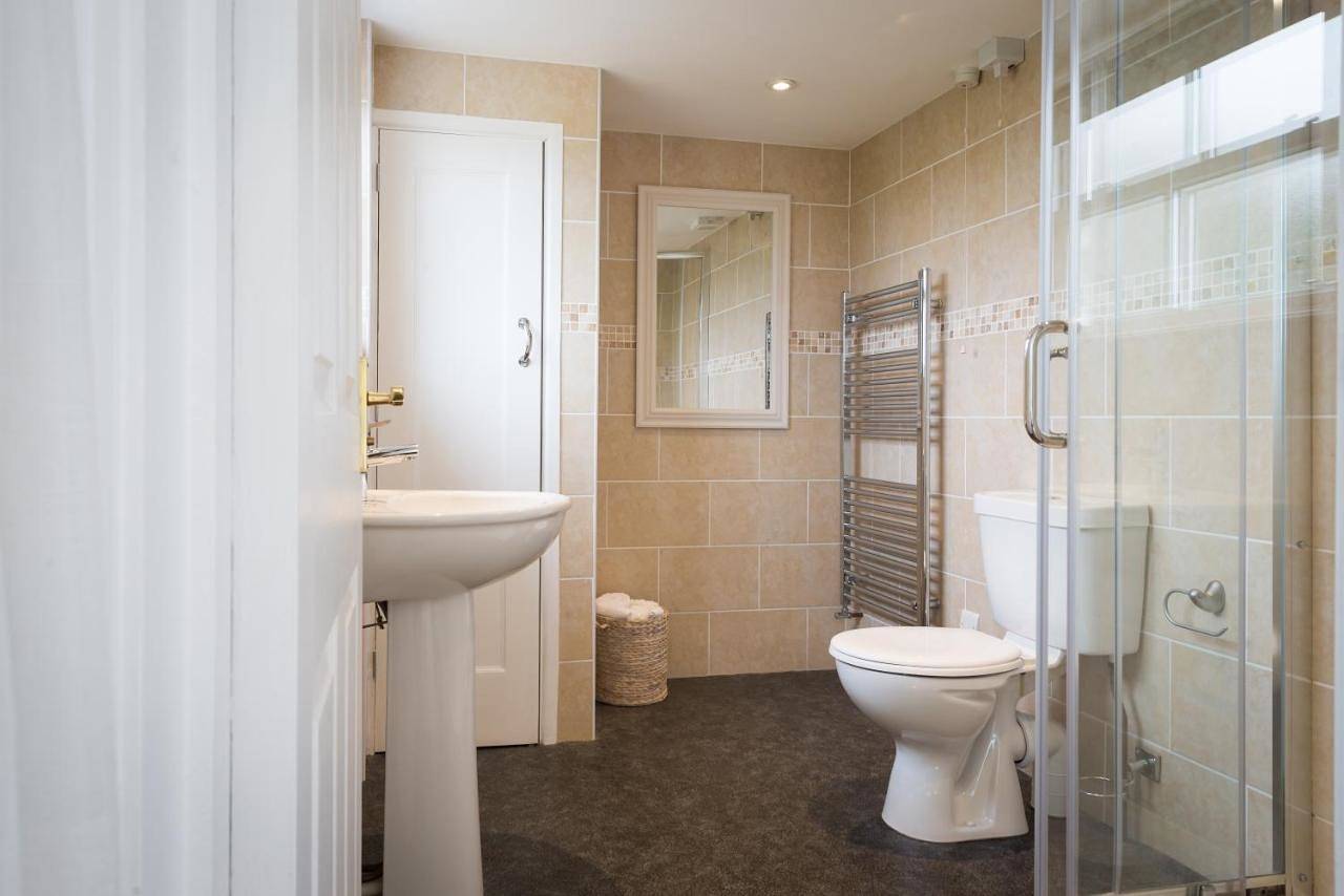 Two-Bedroom House in Holywell Bay, Cornwall