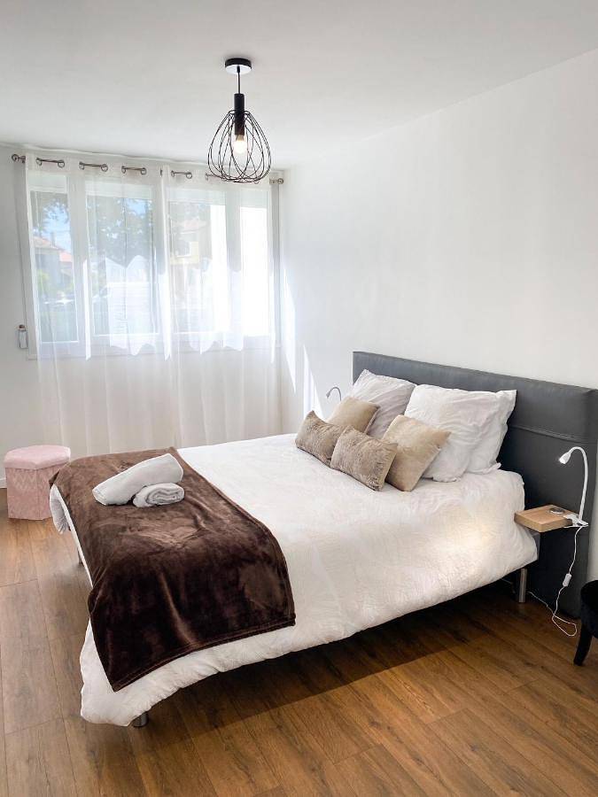Appartement entier, T3 Moderne avec balcon terrasse et parking gratuit in Niort, Région de Niort