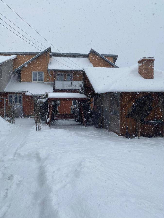 Maison d’hôte pour 2 personnes, avec terrasse ainsi que jardin et vue
