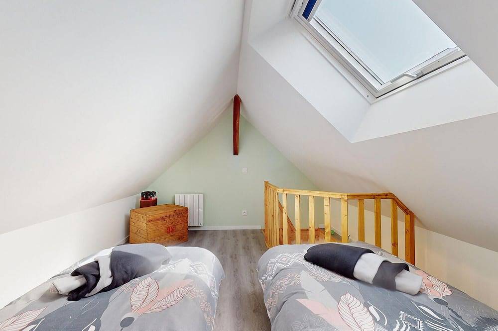 Cozy home in Neuilly le Vendin with Wifi in Neuilly-le-Vendin, Parc naturel régional Normandie-Maine