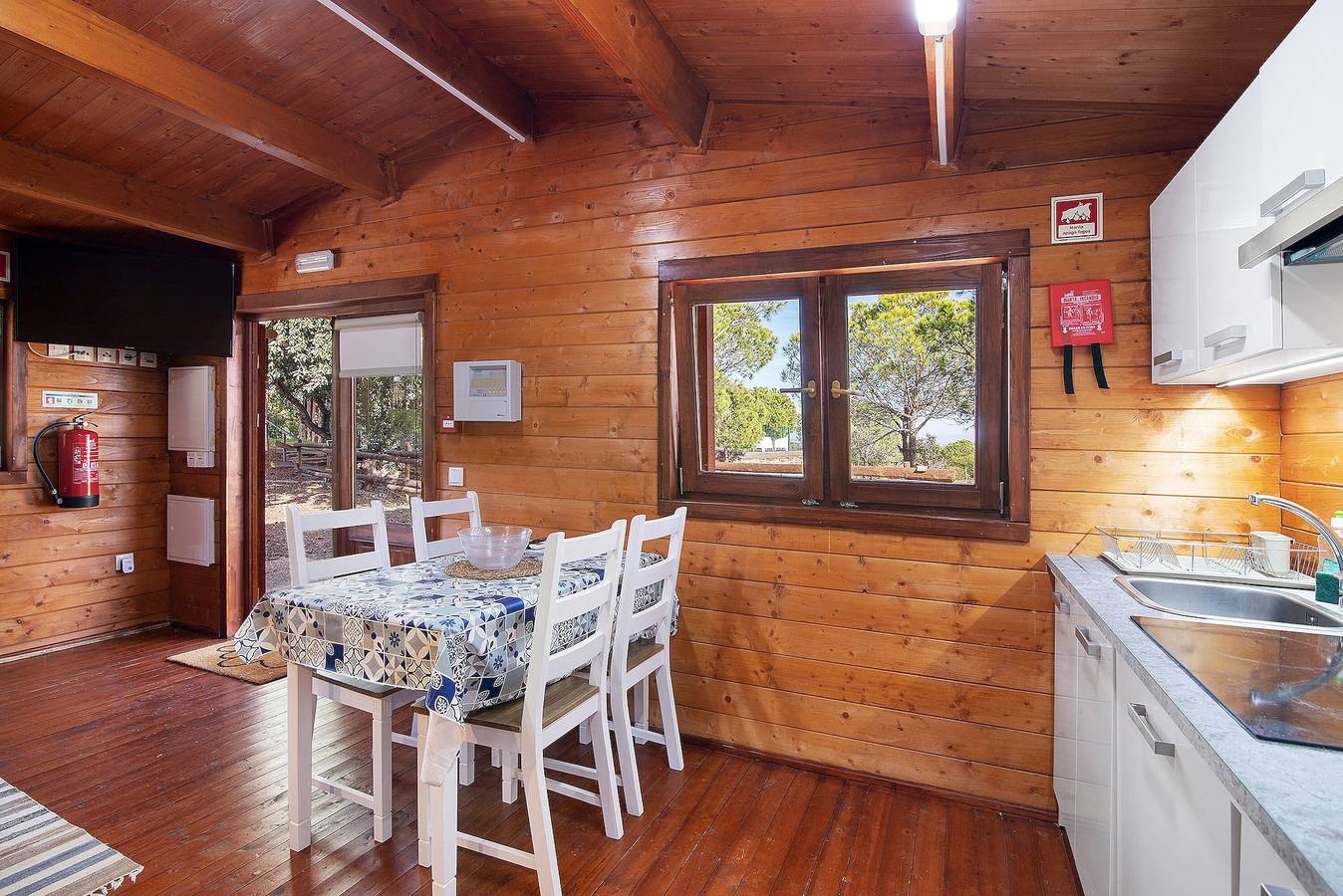 Casa di campagna Vale do Asno - Bungalow '5' con piscina condivisa, Wi-Fi e aria condizionata in Altura, Parque Natural da Ria Formosa