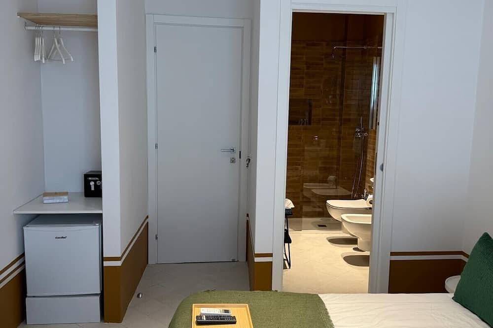 Double room in the heart of Naples, a few steps from Via Tribunali in Nápoles, Provincia de Nápoles