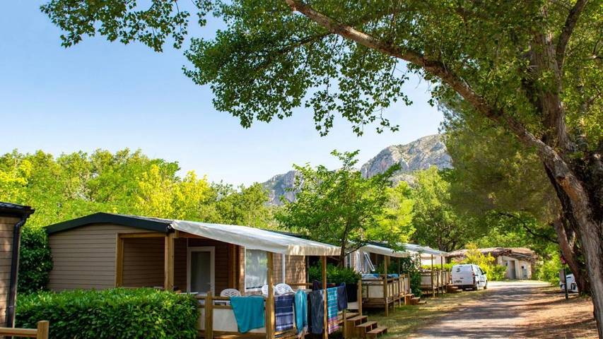 Camping für 6 Personen, mit Terrasse in der Verdonschlucht