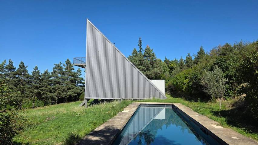 Location de vacances pour 2 personnes, avec jardin et piscine ainsi que sauna et jacuzzi à Saint-Alban-d'Ay