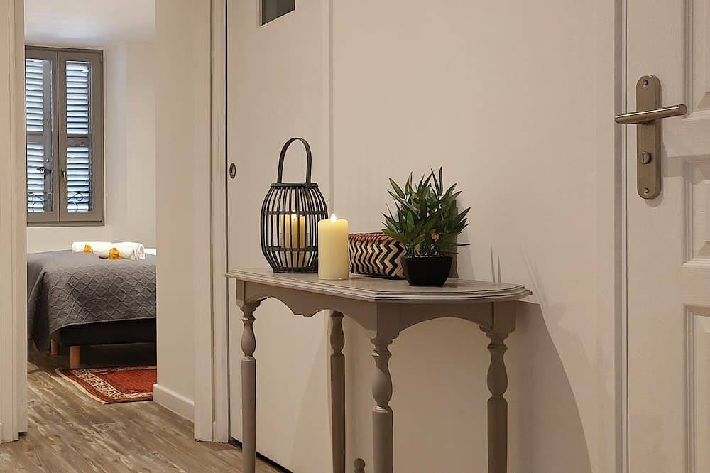 Appartement entier, Arrière pays, 35 minutes de Nice, duplex climatisé, 6 pers à partir de 2 nuitées in Bouyon, Côte méditerranéenne (France)