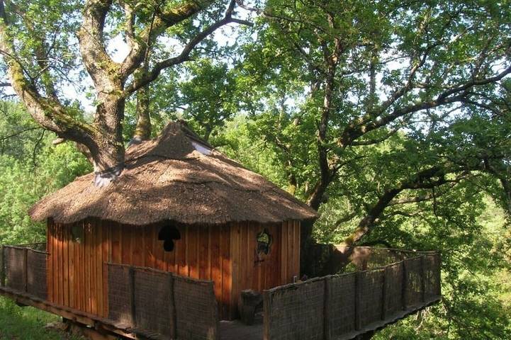 Gîte pour 4 personnes, avec piscine et balcon ainsi que jacuzzi et jardin