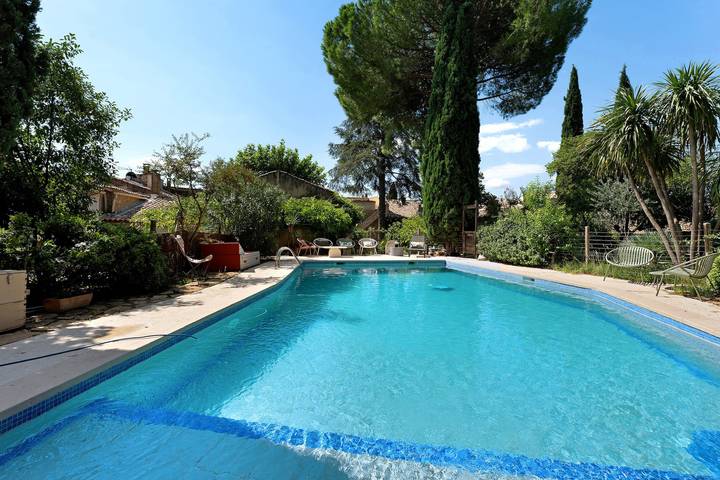 Casa di campagna 'Domaine L'Arbre D'Or' con piscina privata, Wi-Fi e aria condizionata in Saint-Michel-d'Euzet, Nimes e dintorni
