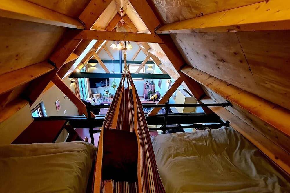 Charming 3 bedroom house with fireplace, jacuzzi and sauna \"Wellness op'e Klaai\" in Dongeradeel, Mer du Nord Pays-Bas