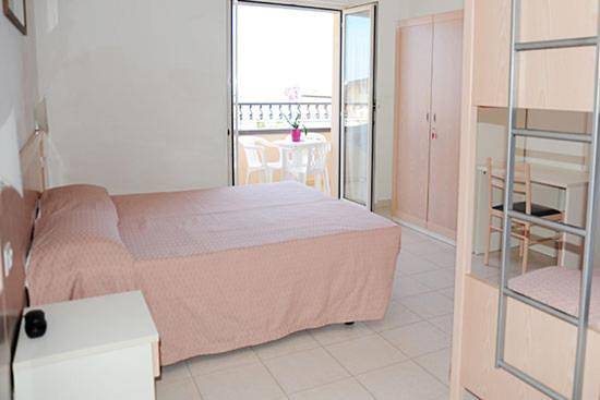 Single Room with Terrace in Alba Adriatica, Côte Adriatique Abruzzes