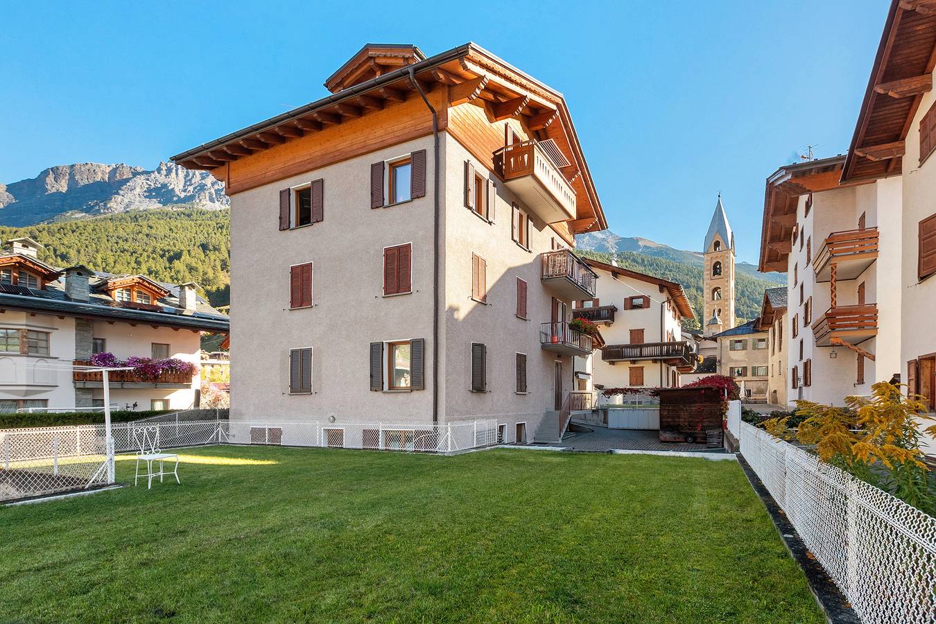 Apartamento entero, Apartamento 'Mansarda Combo' con vistas a la montaña, balcón y Wi-Fi in Bormio, Bormio Municipio