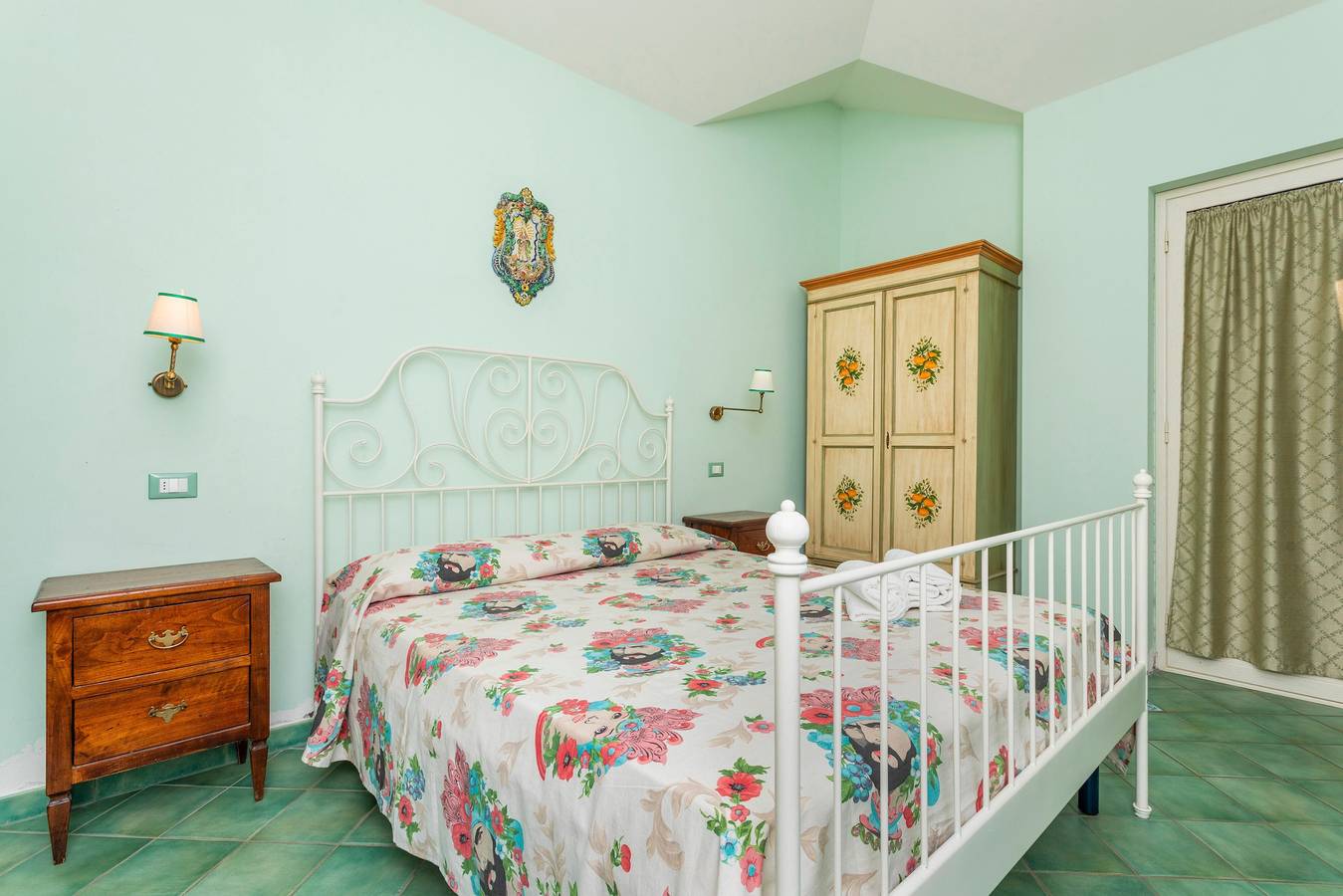 Bed and Breakfast 'Terra' con Vista Mare, Piscina in Comune e Wi-Fi in Calatabiano, Catania e dintorni