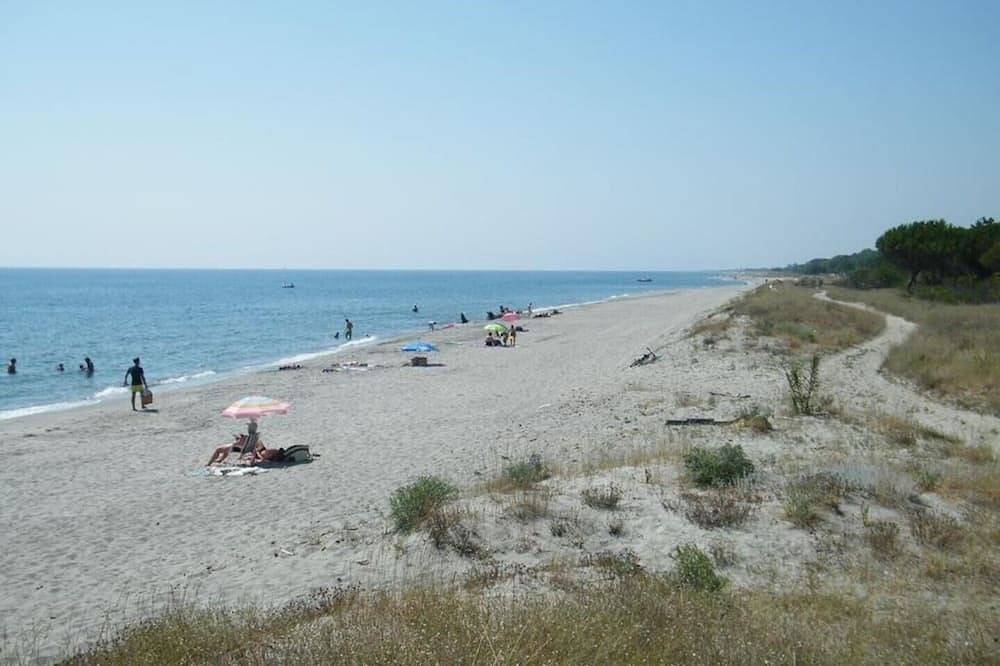 Ganze Wohnung, Corse Haus im ersten Stock in Folelli, Penta-di-Casinca