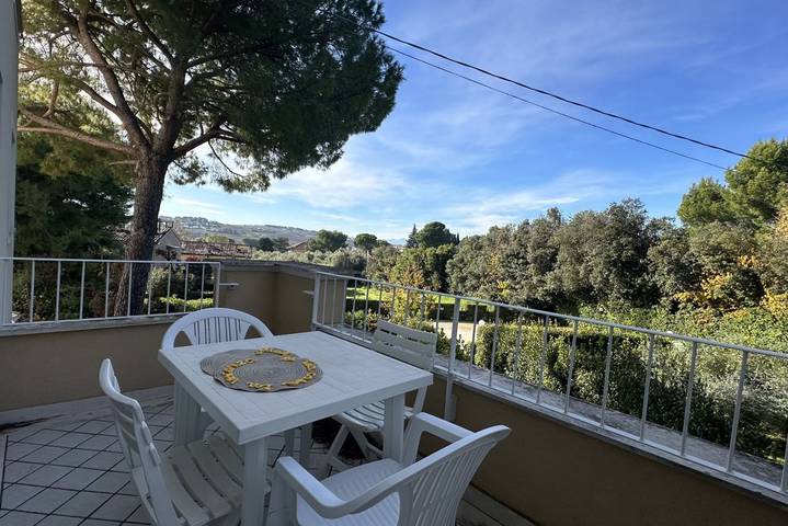 Appartamento vacanze per 4 persone, con Balcone/Terrazza e Piscina a Sirolo