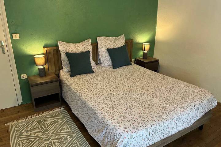 Location de vacances pour 7 personnes, avec jardin à Concots - 4