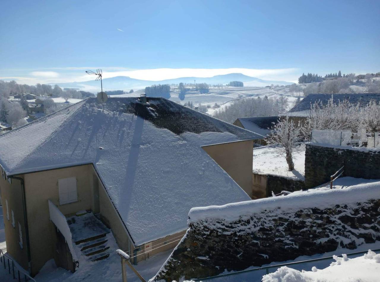 Appartement entier, "L'Abri", vue sur le Mont Mézenc in Saint-Front, Mézenc