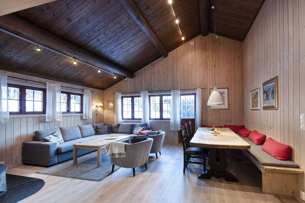 Hafjell - Fantastic and cozy cabin - Sauna, Wifi, 10 bedspaces in Hafjell, Øyer