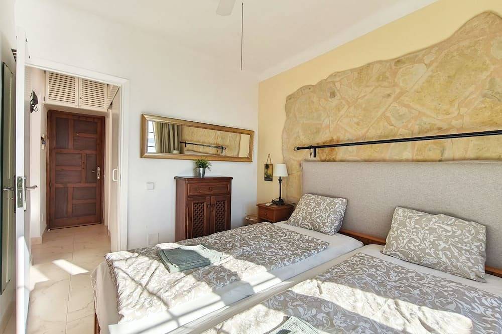 Apartamento entero, A3026 Apartment with sea view for 4 people in Cala Fornells in Cala Fornells, Calvià