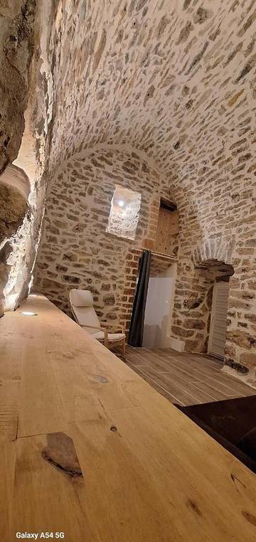 Gîte pour 4 personnes, avec jardin à Saint-Étienne-du-Valdonnez