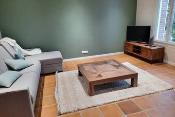 Gîte pour 4 personnes, avec terrasse et jardin à Jouy