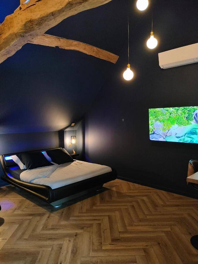 Gîte pour 2 personnes, avec piscine et jardin dans Maxilly-sur-Saône - 4
