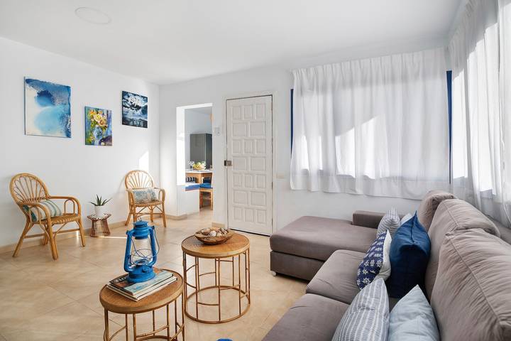 Ferienhaus 'La Chinija' mit Meerblick, privater Terrasse und Wlan in Playa Honda, San Bartolomé
