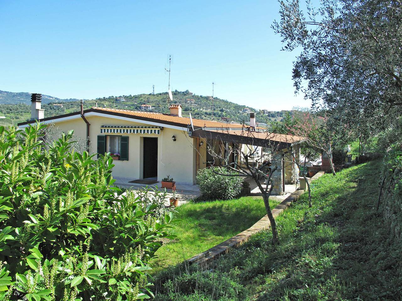 Casa Carola in Poggi (Imperia), Imperia